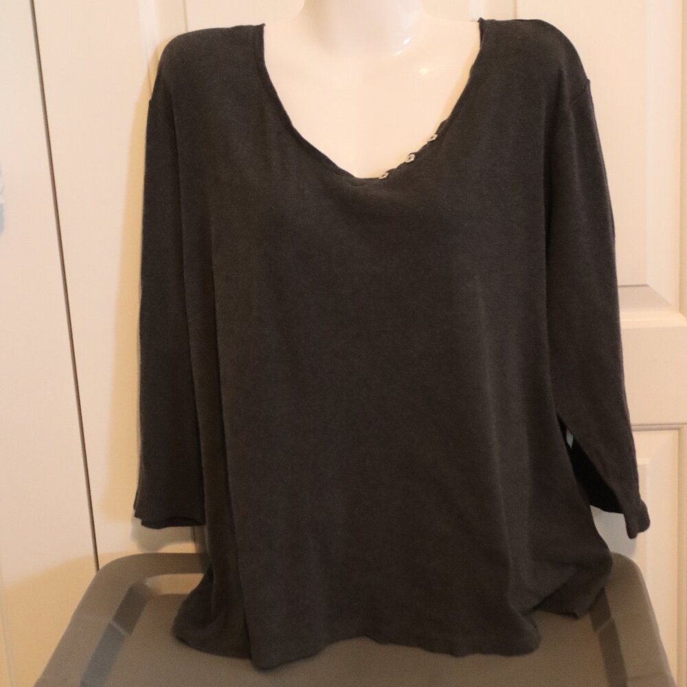 Chico's V-Neck Cotton 3/4 Sleeve Grey Tee Size 3 (US XL) Casual Neutral Comfort